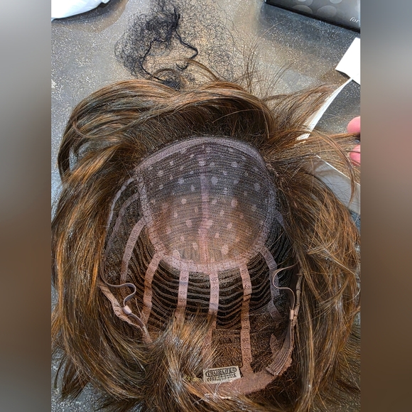 Women's HAIRUWEAR WIG Free Shipping - Picture 8 of 15